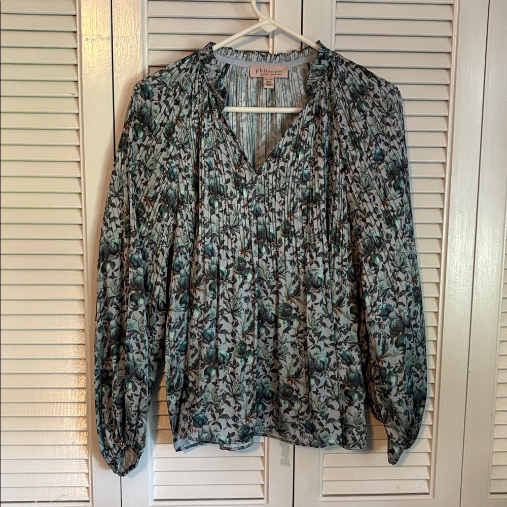 Philosophy Pleated Blouse in Soft green Floral